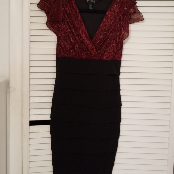 Red metallic and black cocktail dress size 4 - Picture 1 of 4